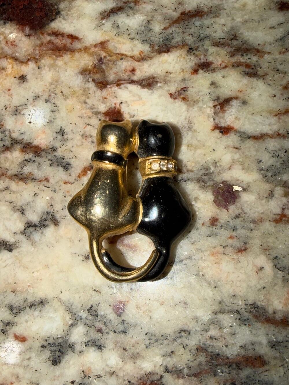 Vintage Gold Tone & Black Enamel Double Cat Brooch